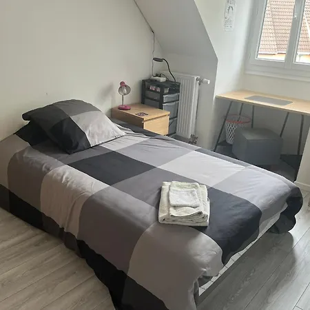 Privatunterkunft Avec Salle De Bain Circuit 24 Du Mans Mulsanne